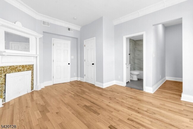 Building Photo - 157 Fairmount Ave