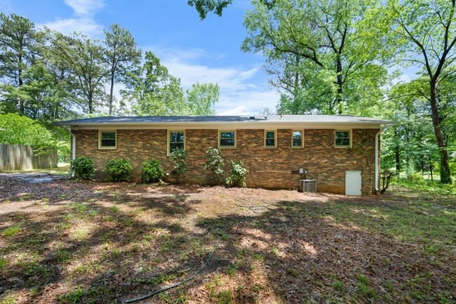 Building Photo - 3 Bedroom 1.5 Bath Home in South Durham