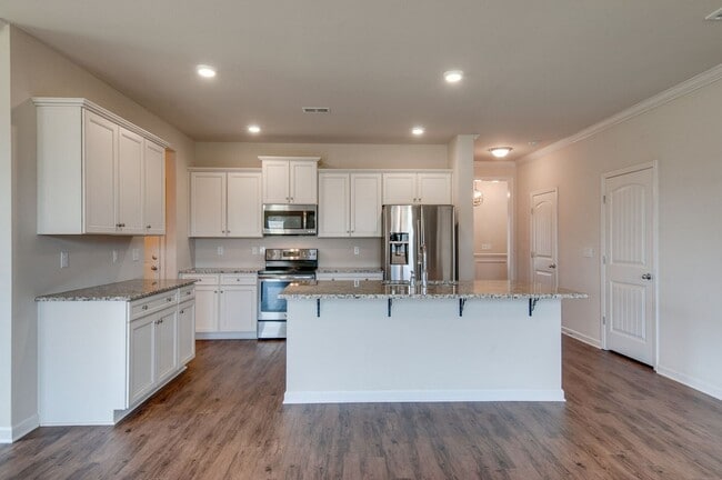 Building Photo - Gorgeous 4BR/2.5BA+Bonus executive home for lease in M'boro now! Triple Rockvale schools!