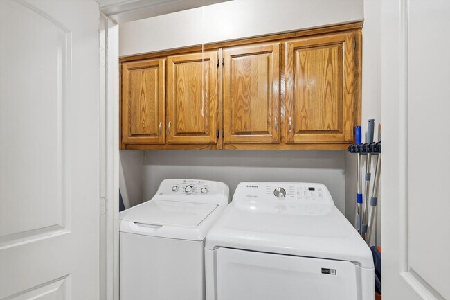 Building Photo - 3533 Arbuckle Dr