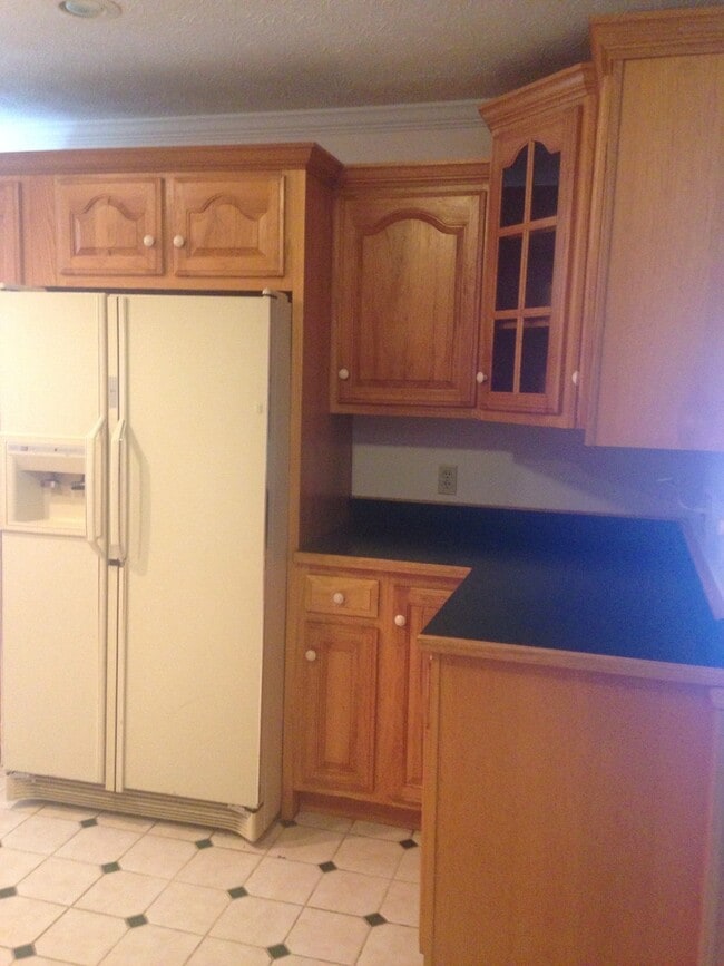 Building Photo - Immaculate three bedroom home in Ashland.