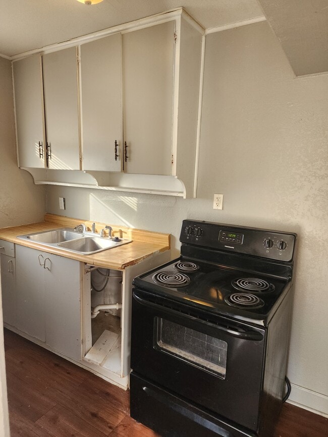 Building Photo - 1222 N 13th St