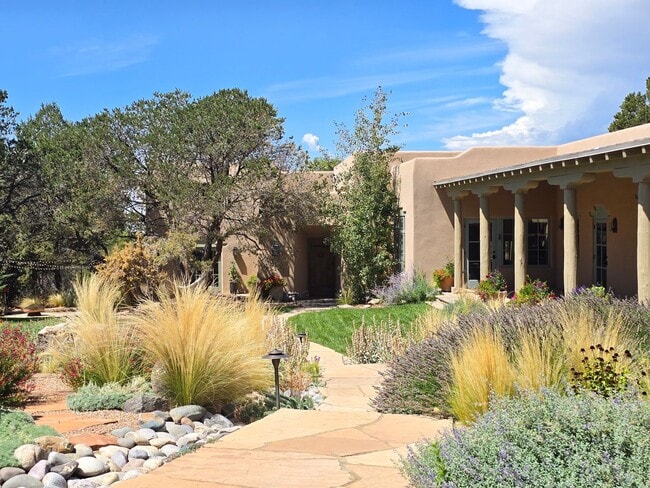 Building Photo - 3876 Old Santa Fe Trail