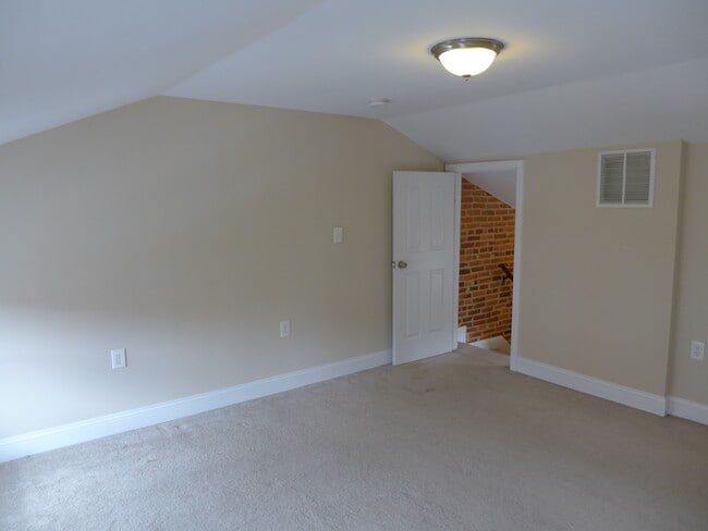 Building Photo - 43 E Henrietta St