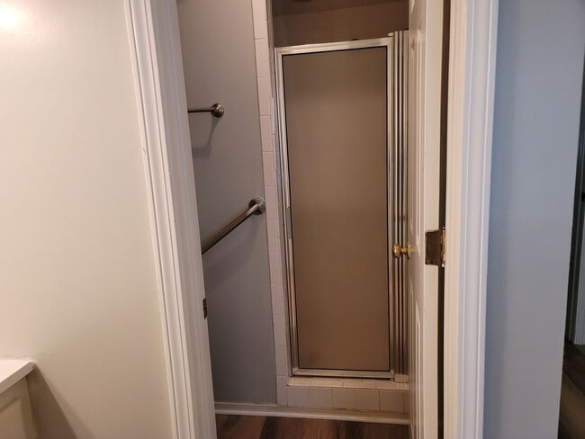 Building Photo - Newly Remodeled 3 Bedroom/2 Bath Home In V...