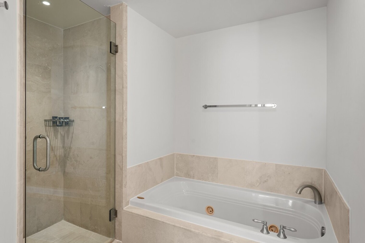 Building Photo - 4391 Collins Ave