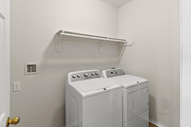 Building Photo - 18106 Castle Rain Dr