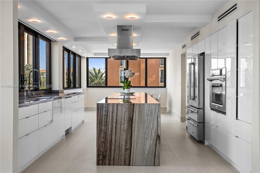 Building Photo - 700 Coral Way