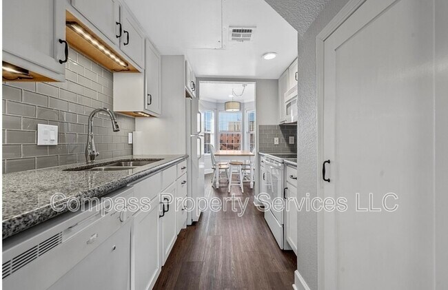 Building Photo - 600 Bagby Ave