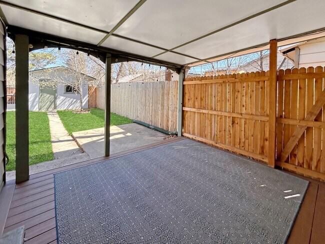 Building Photo - $0 DEPOSIT OPTION. CHARMING 3 BEDROOM WITH FENCED IN YARD AND DETACHED GARAGE IN DENVER'S BERKELE...