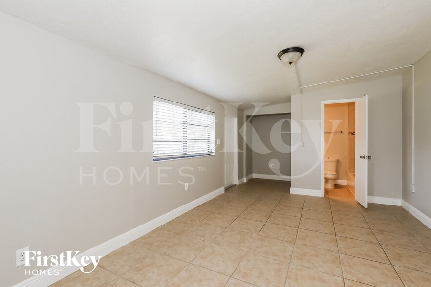 Building Photo - 1345 NW 188th St