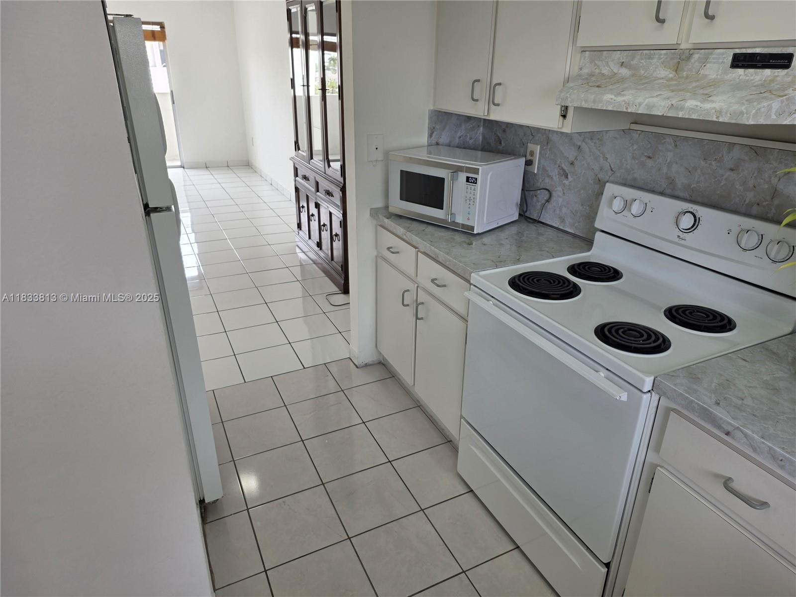 Building Photo - 6060 W 21st Ct
