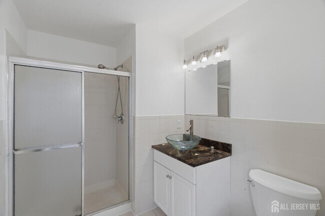Building Photo - 116 Chariot Ct