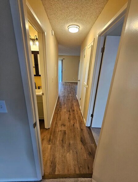 Building Photo - 200 SW Florence Ave