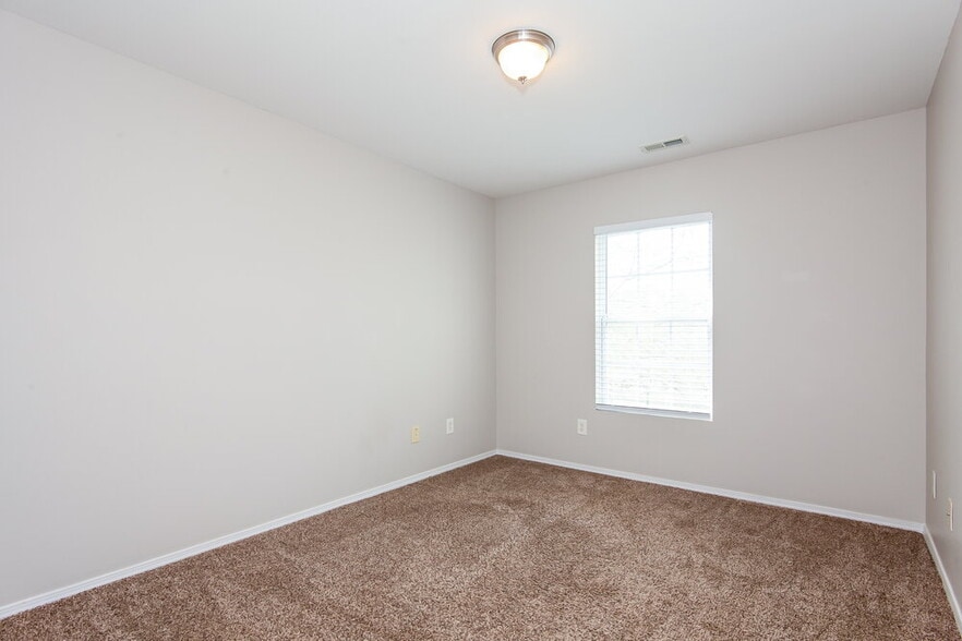 Building Photo - 9606 Hollyburgh Ter