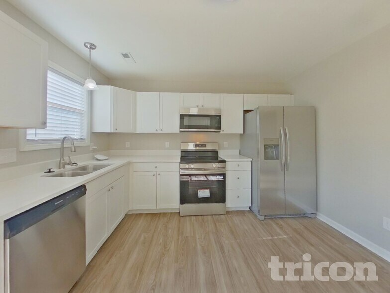 Building Photo - 1550 Oakdale Green Dr