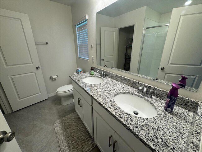 Building Photo - 922 Birch Dr