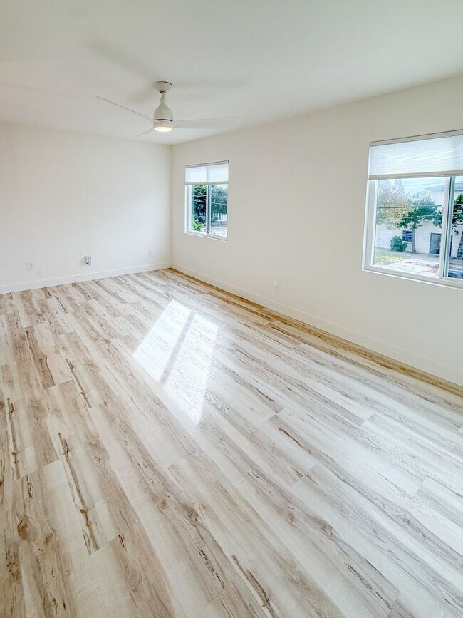 Building Photo - 4211-4219 Jewell