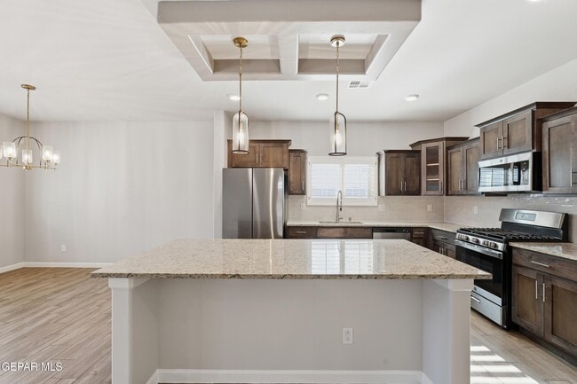 Building Photo - 927 Brass Hl Ave