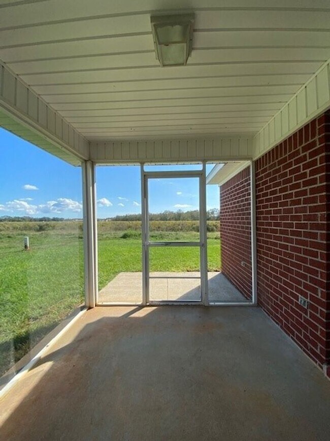 Building Photo - 25855 Argonne Dr