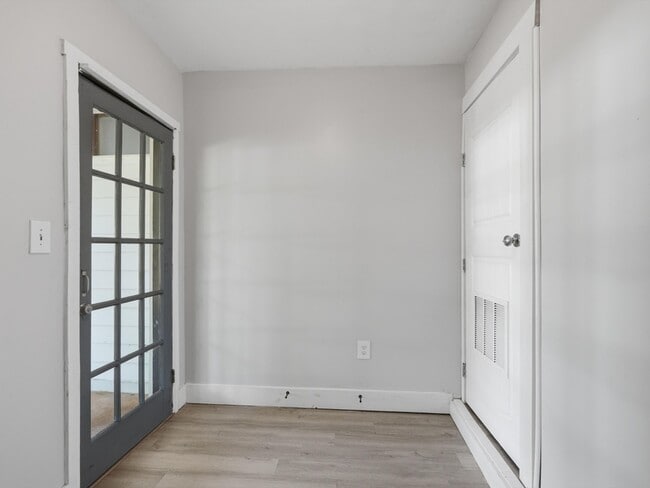 Building Photo - 308 Harolds Dr NW