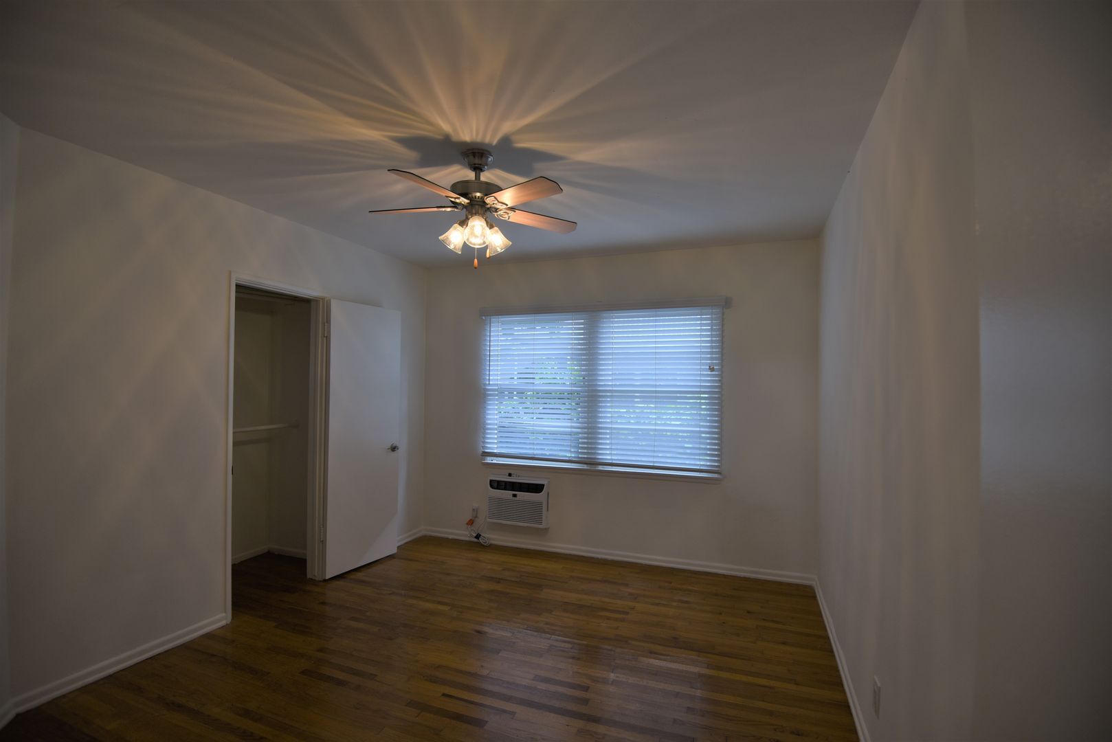Building Photo - 14830 Dickens St
