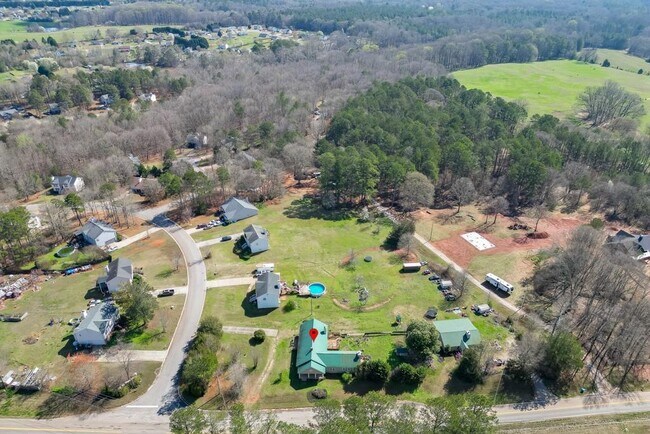 Building Photo - 1051 Gage Dr