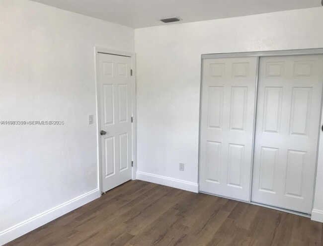 Building Photo - 6710 SW 18th Ct