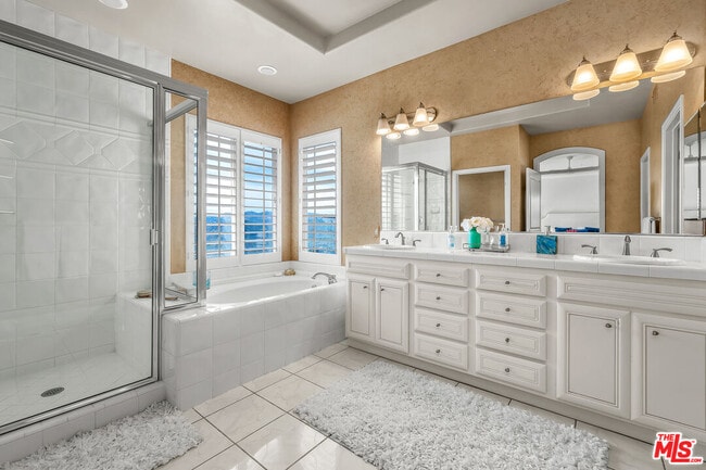 Building Photo - 16730 Calle De Catalina