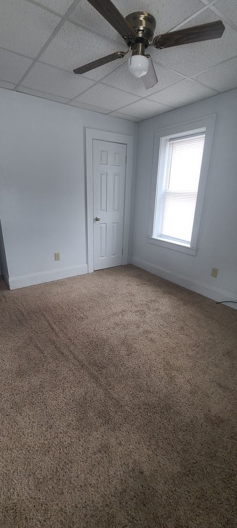 Building Photo - 2 bedroom upper, ready immediately!