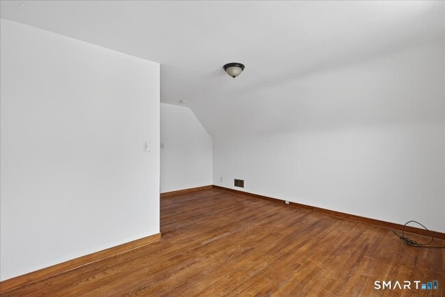 Building Photo - 253 Olivia St