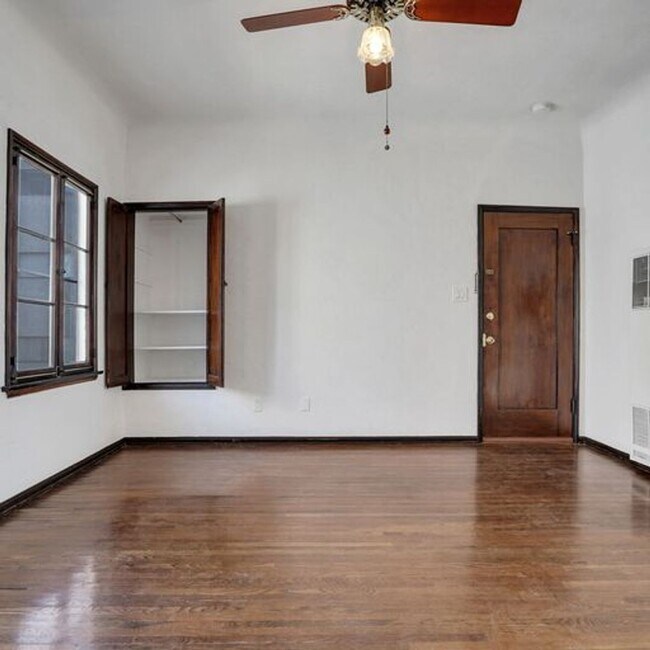 Interior Photo - 123 Hamilton Luxury Investments LLC