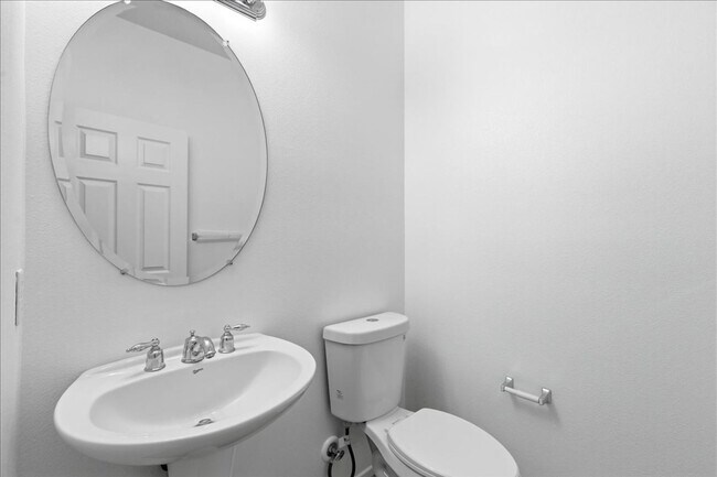 Building Photo - 4 Bed / 2.5 Bath Home at Talavera!