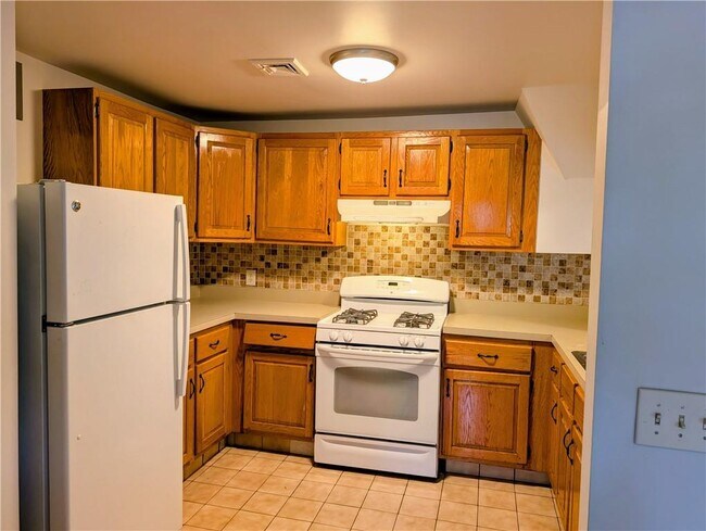 Building Photo - 412 Bellevue Ave
