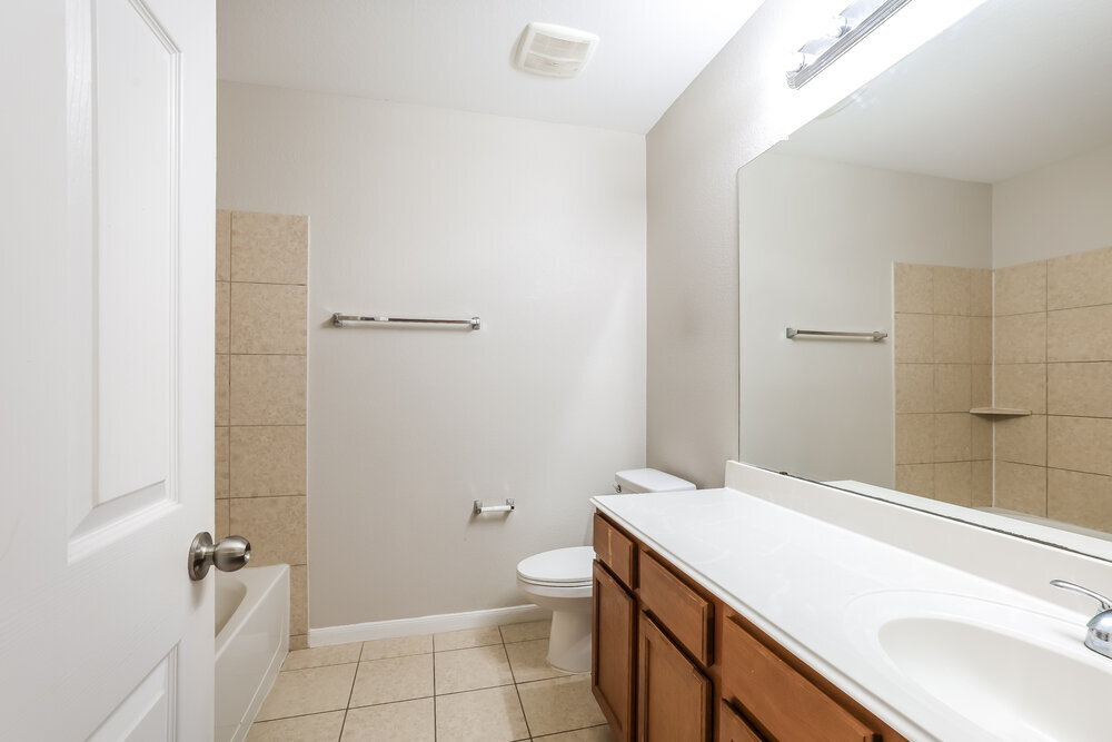 Building Photo - 21519 Kings Bend Dr