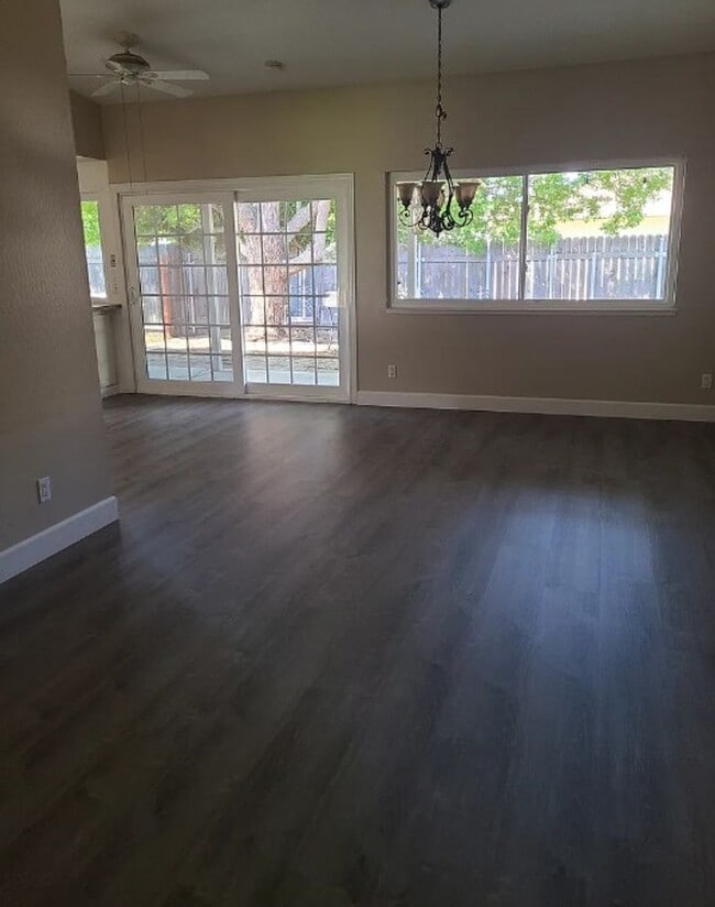 Building Photo - 4901 Autumntree Ct