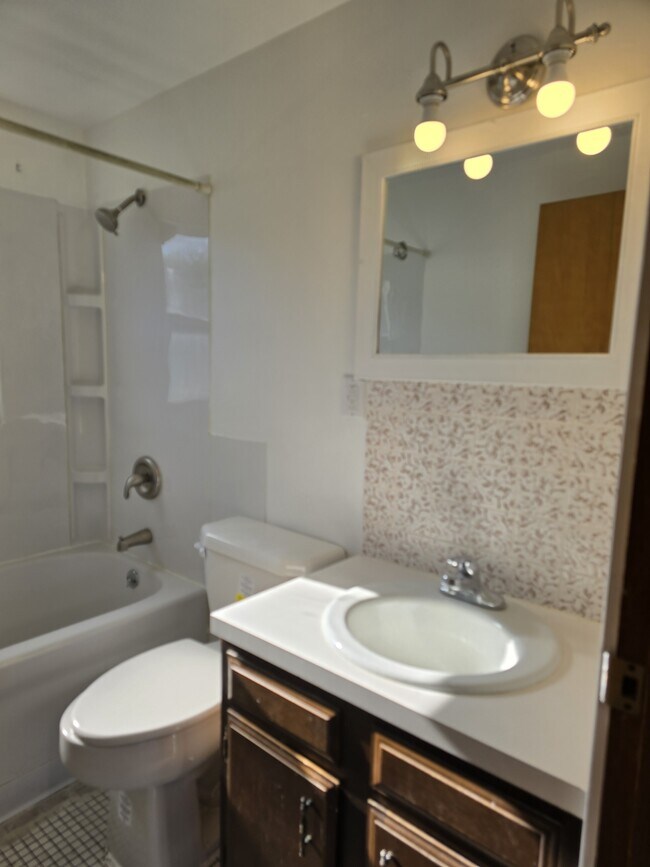 Building Photo - 5109 21st Ave