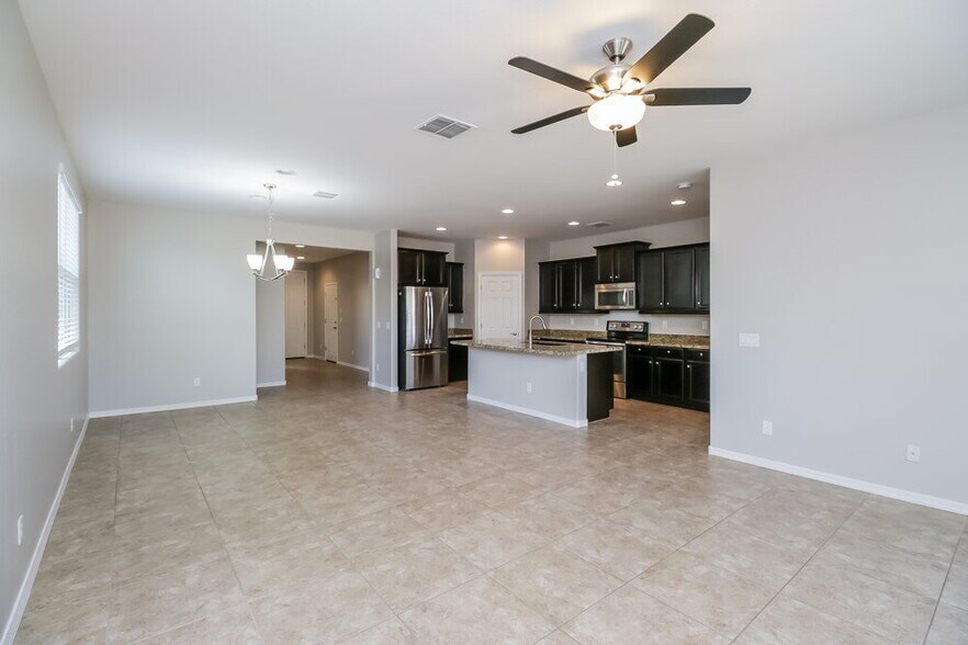 Building Photo - 1642 W Desert Spring Way