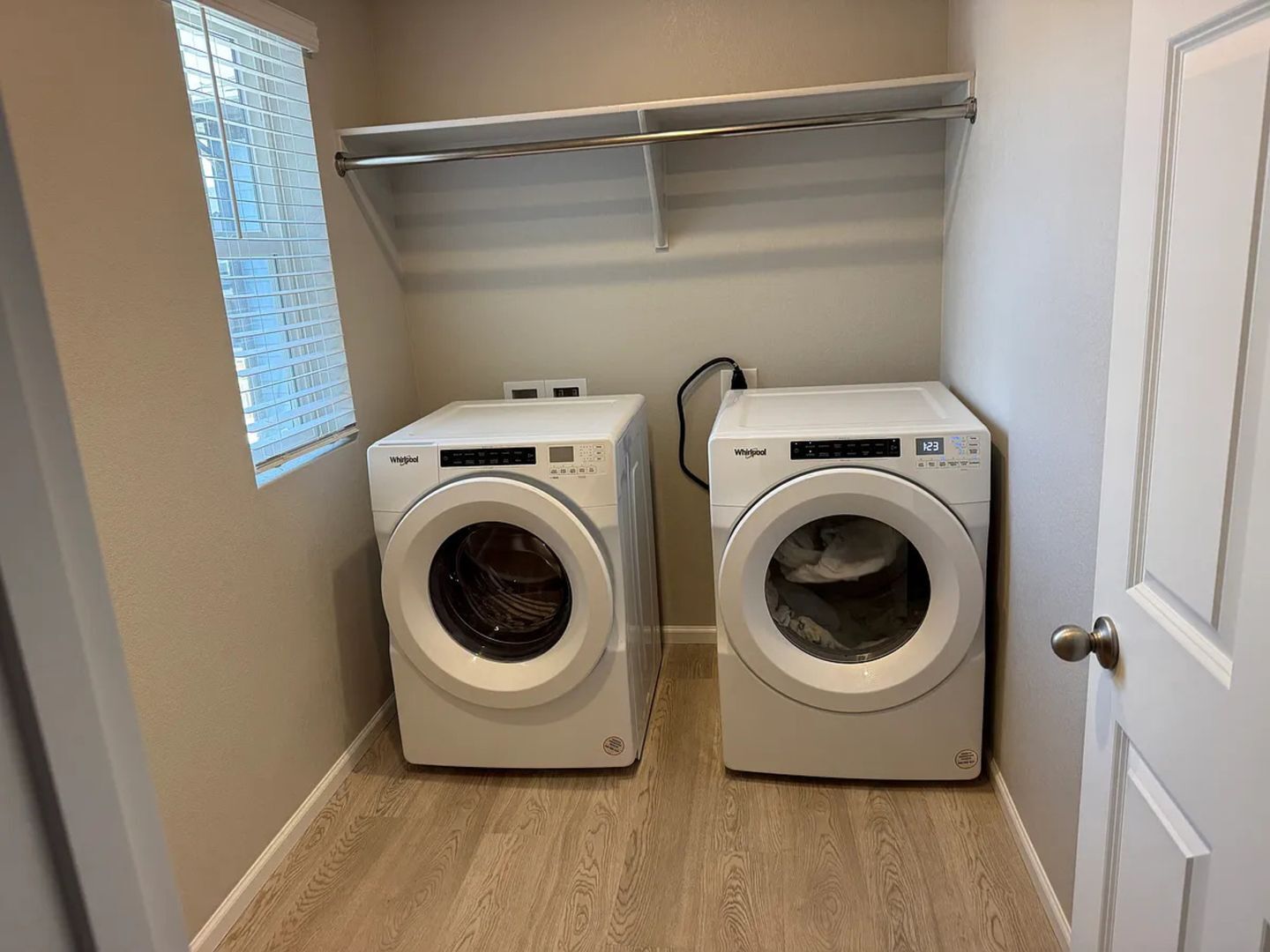 Building Photo - 745 N Tempe St