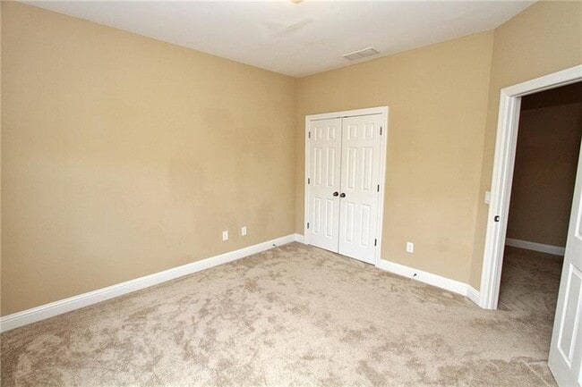 Building Photo - 3029 Woodwalk Dr SE
