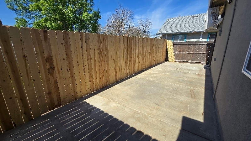 Building Photo - 619 S Sacramento St