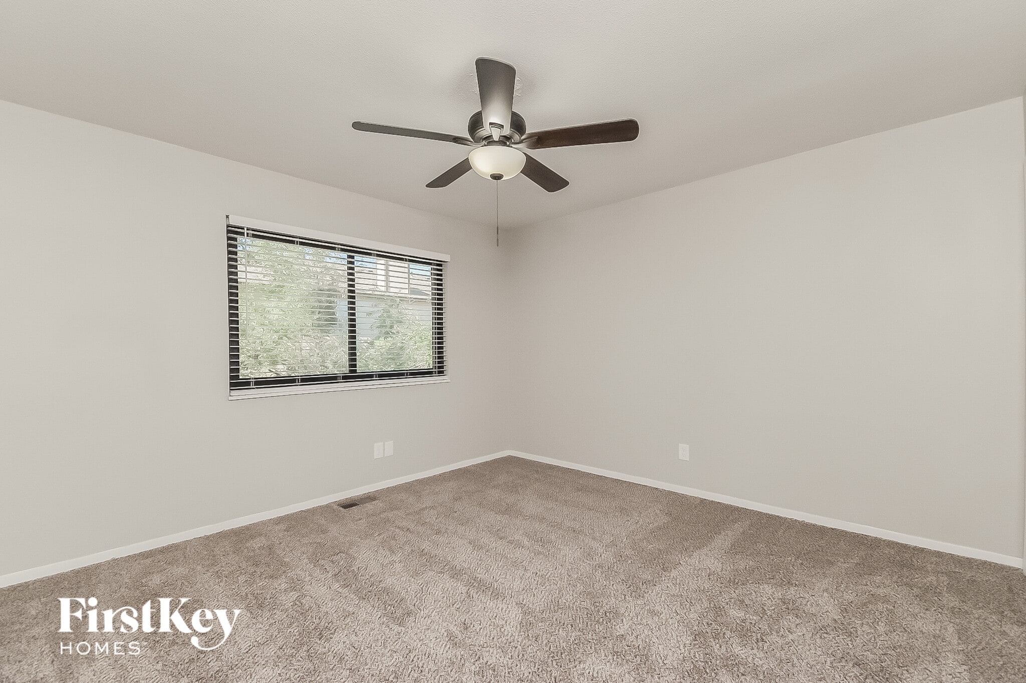 Building Photo - 2273 Farnsworth Dr