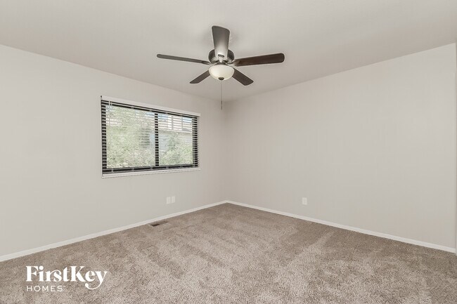 Building Photo - 2273 Farnsworth Dr