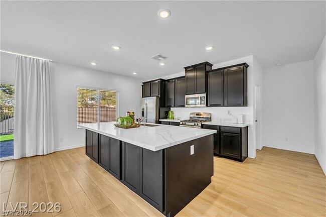 Building Photo - 2706 Song Pt Ave