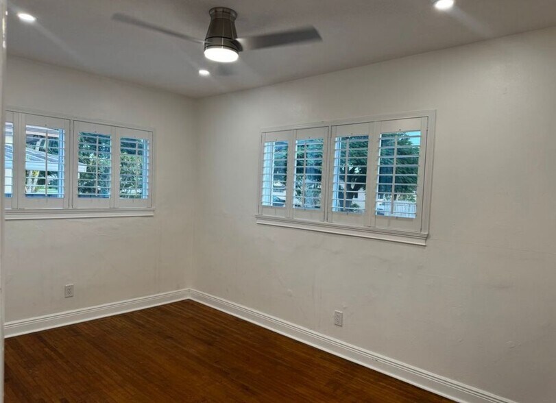 Building Photo - 9315 SW 44th St