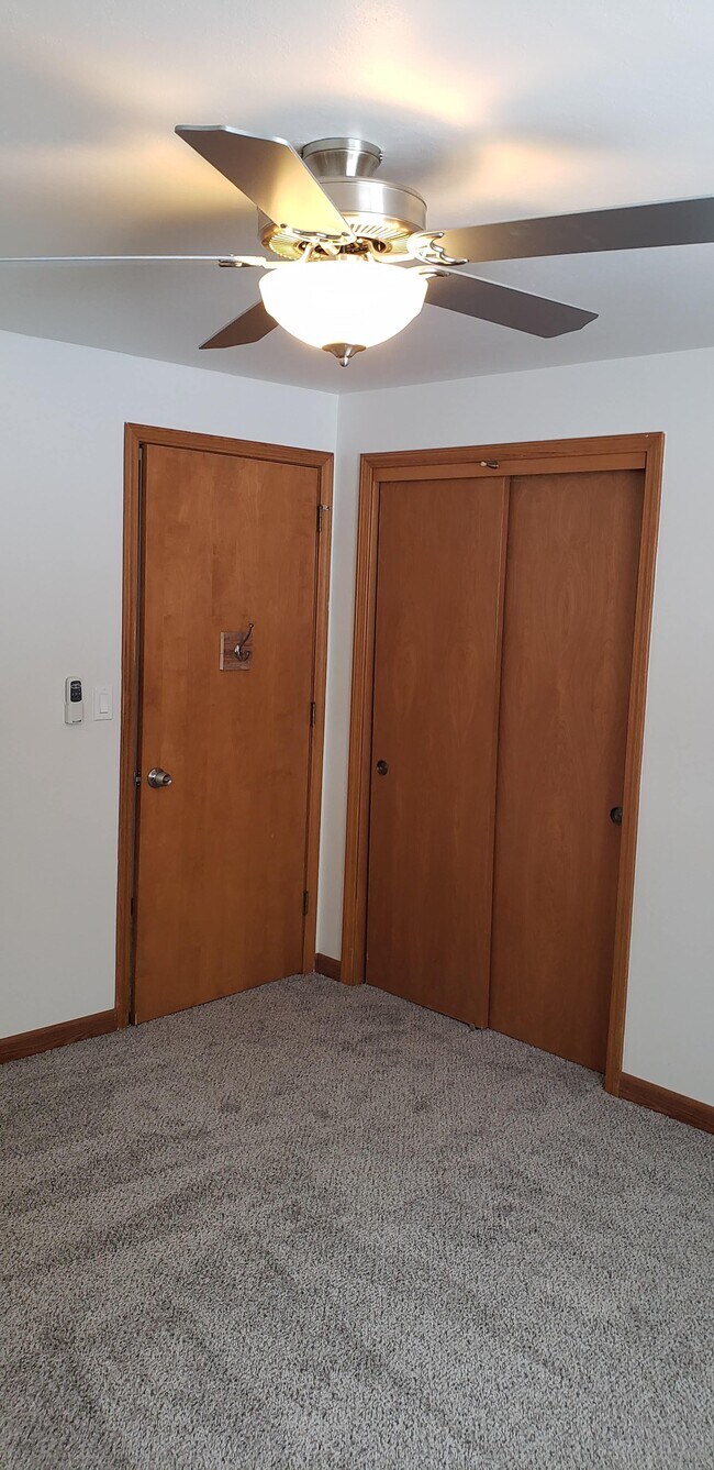BR 2 closet - 2340 S Ridge Rd