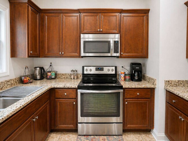 Building Photo - 7355 Hightower Cir