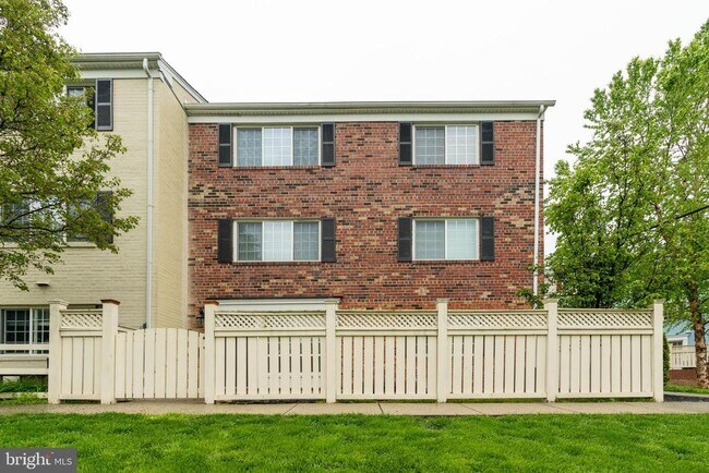 Building Photo - 1501 Van Dorn St