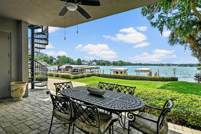 Building Photo - Winter Park lakefront just steps from Park Avenue