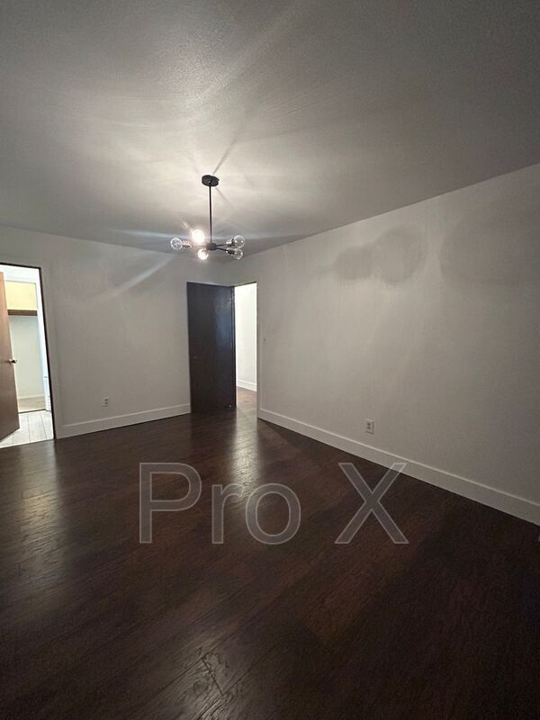 Building Photo - 6 Lambeth Cir